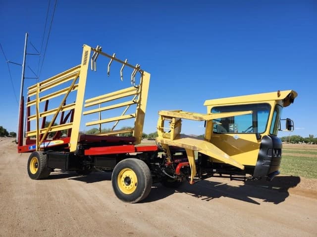 Image of New Holland H9880 equipment image 4