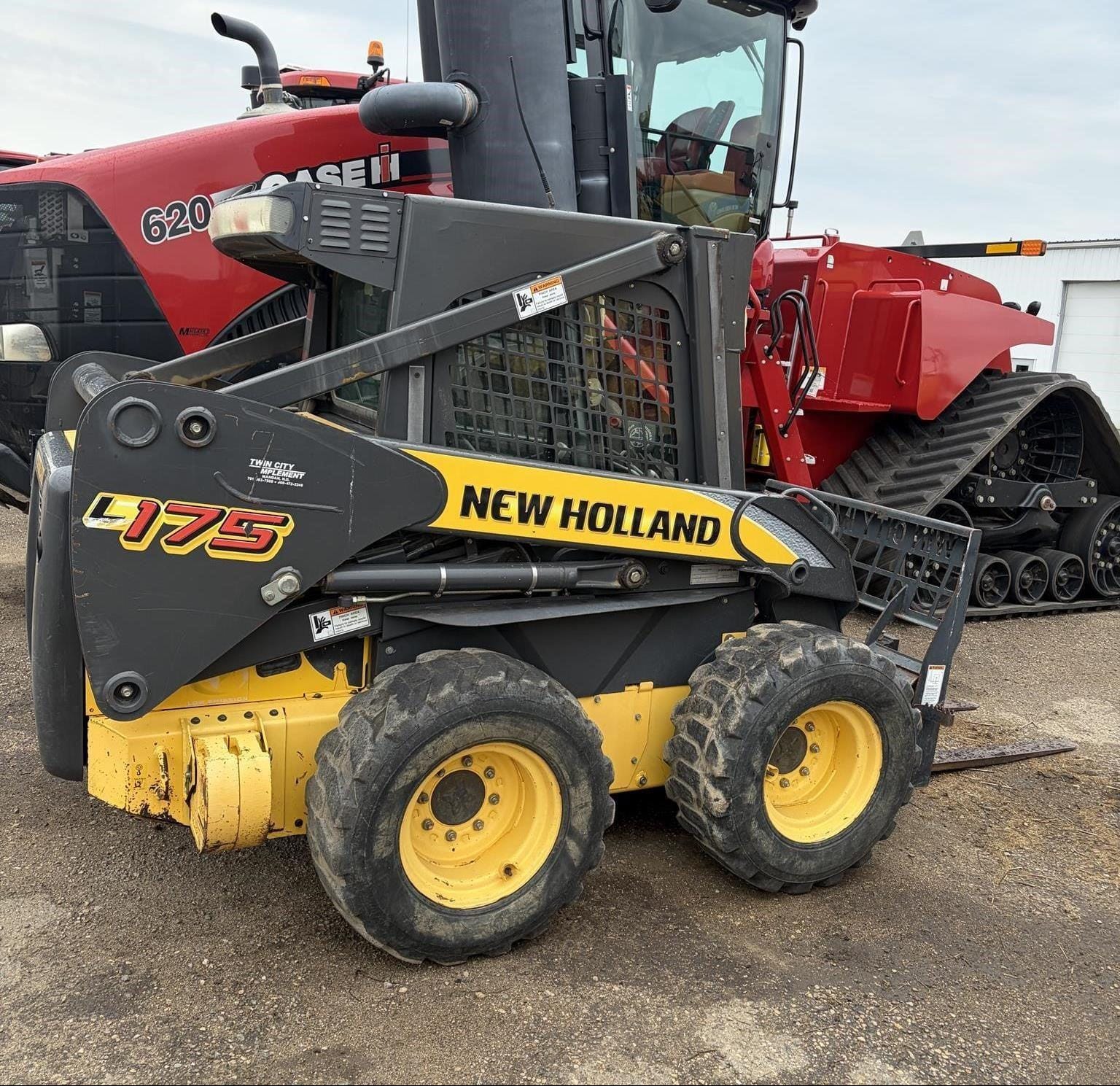2009 New Holland L175 Equipment Image0