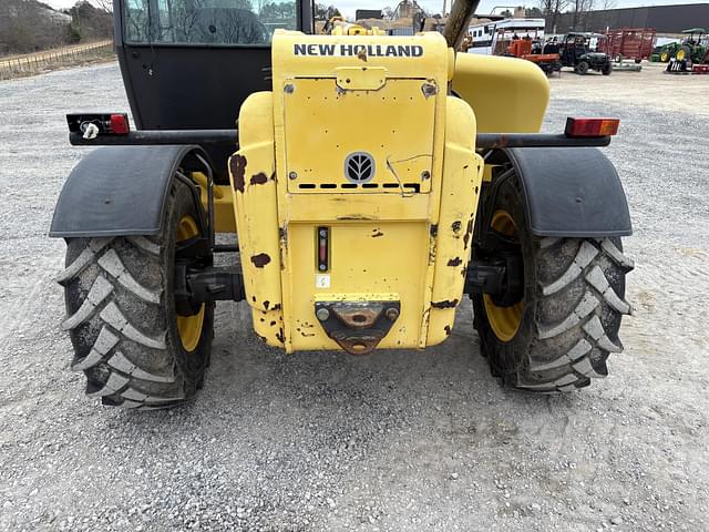 Image of New Holland LM1133 equipment image 2