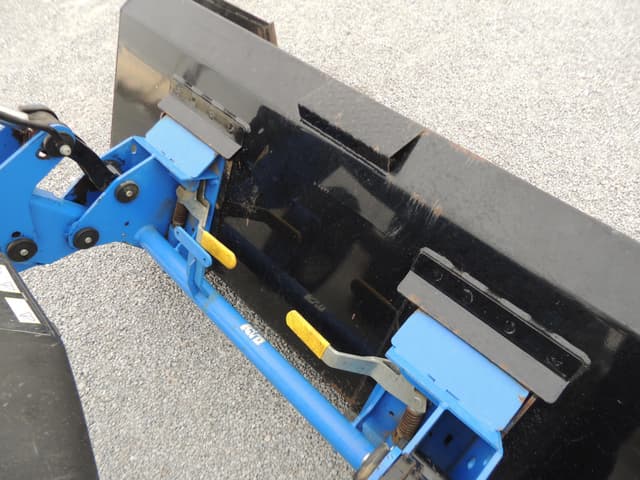 Image of New Holland T4020 equipment image 4