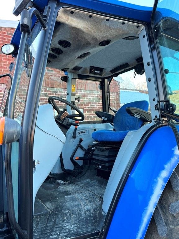 2009 New Holland T5050 Equipment Image0