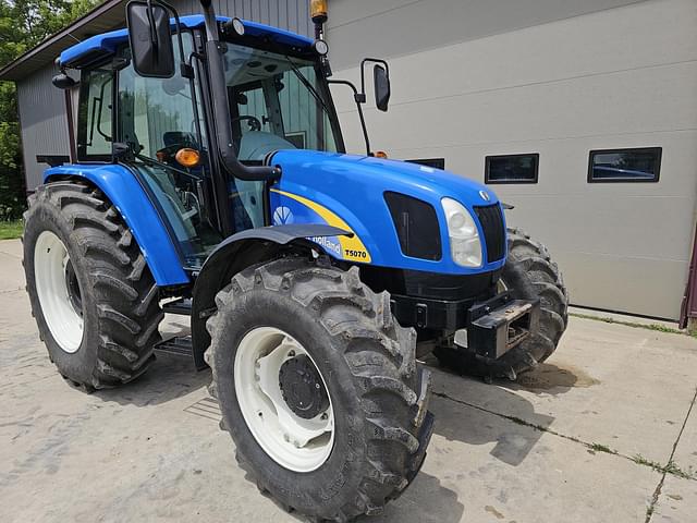 Image of New Holland T5070 equipment image 2