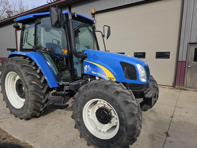 Image of New Holland T5070 equipment image 3