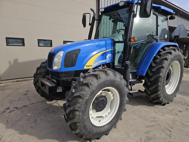 Image of New Holland T5070 equipment image 2