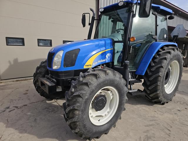Image of New Holland T5070 equipment image 2