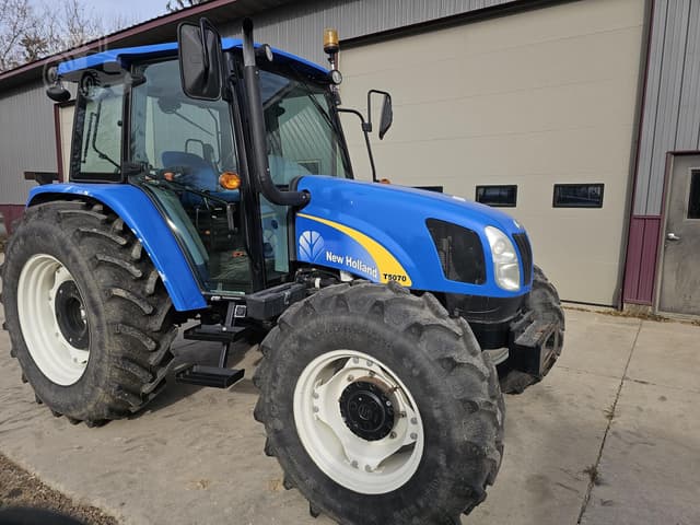 Image of New Holland T5070 equipment image 3
