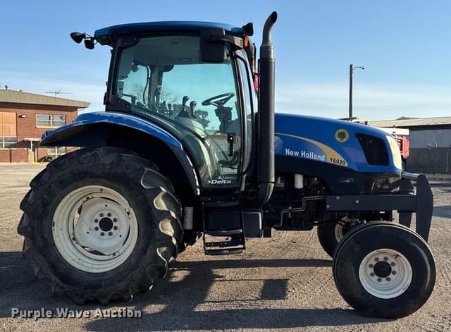 Image of New Holland T6020 equipment image 3