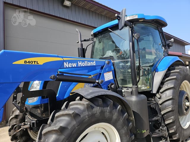 Image of New Holland T6070 equipment image 2