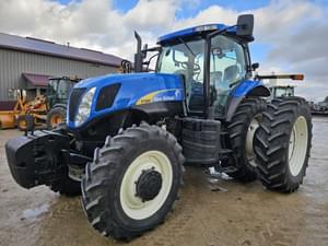 2009 New Holland T7060 Image