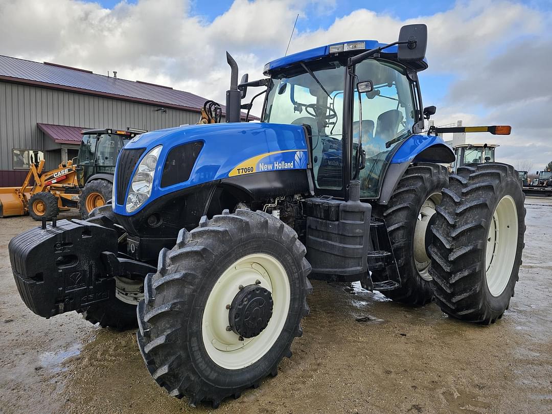 Image of New Holland T7060 Primary image