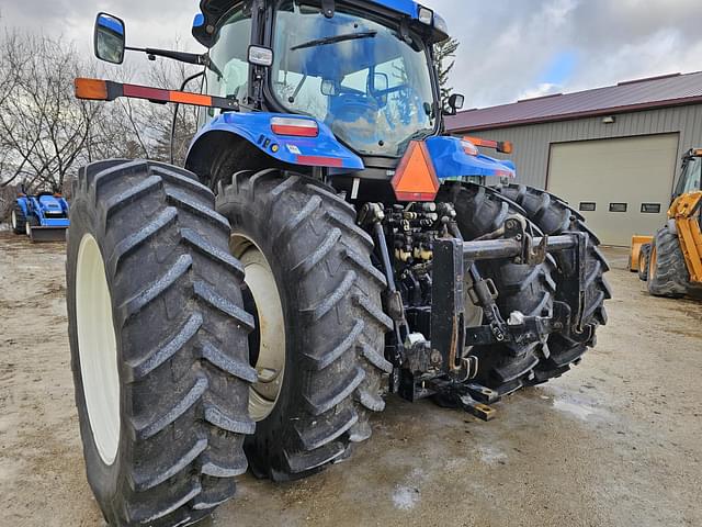 Image of New Holland T7060 equipment image 2