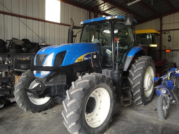 Image of New Holland T7060 equipment image 1