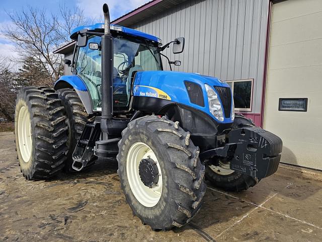 Image of New Holland T7060 equipment image 2