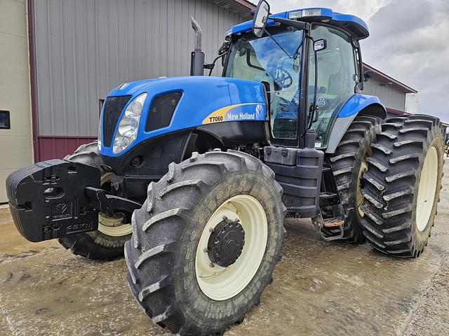 Image of New Holland T7060 equipment image 3