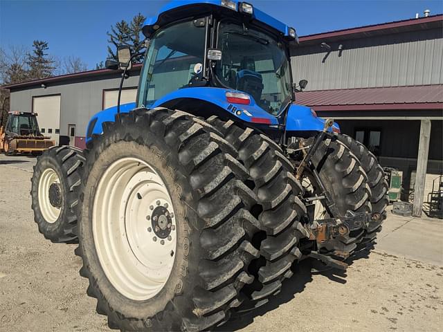 Image of New Holland T7060 equipment image 2