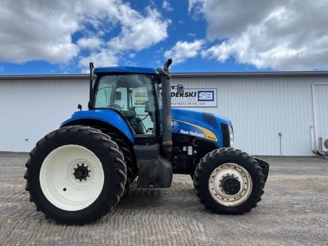 Image of New Holland T8010 equipment image 1