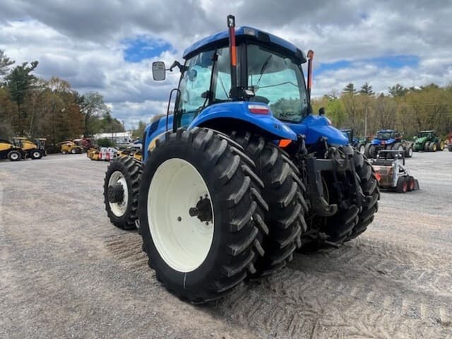 Image of New Holland T8010 equipment image 4