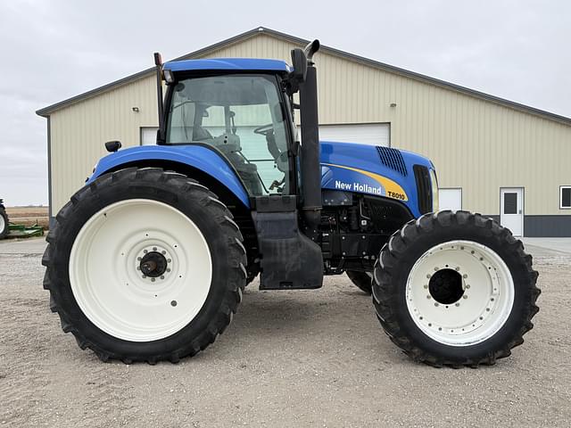 Image of New Holland T8010 equipment image 1