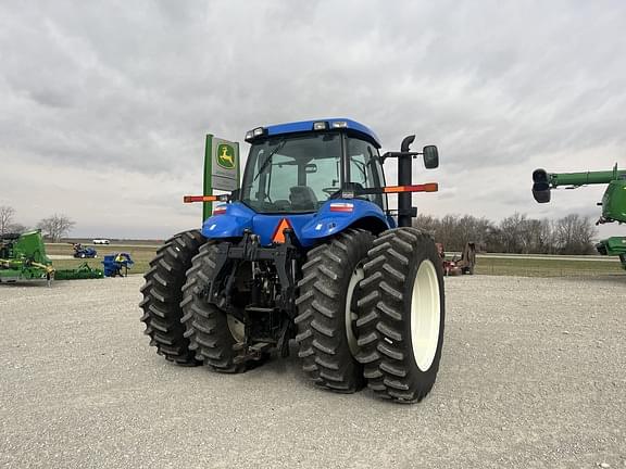 Image of New Holland T8030 equipment image 3