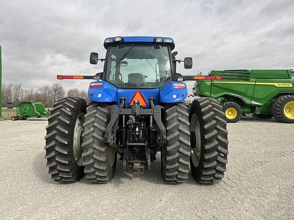 Image of New Holland T8030 equipment image 4