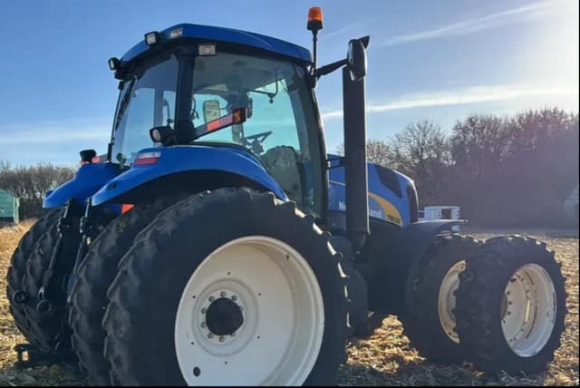 Image of New Holland T8030 equipment image 3