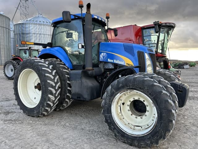 Image of New Holland T8030 equipment image 2