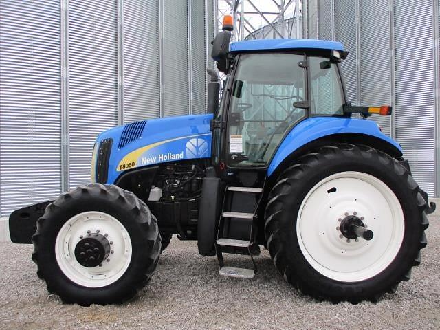 Image of New Holland T8050 equipment image 2