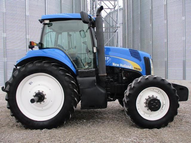 Image of New Holland T8050 equipment image 3