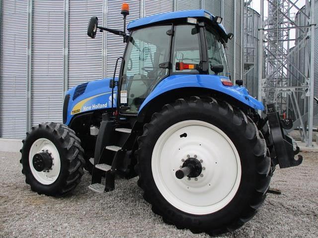 Image of New Holland T8050 equipment image 4