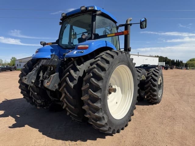 Image of New Holland T8050 equipment image 4