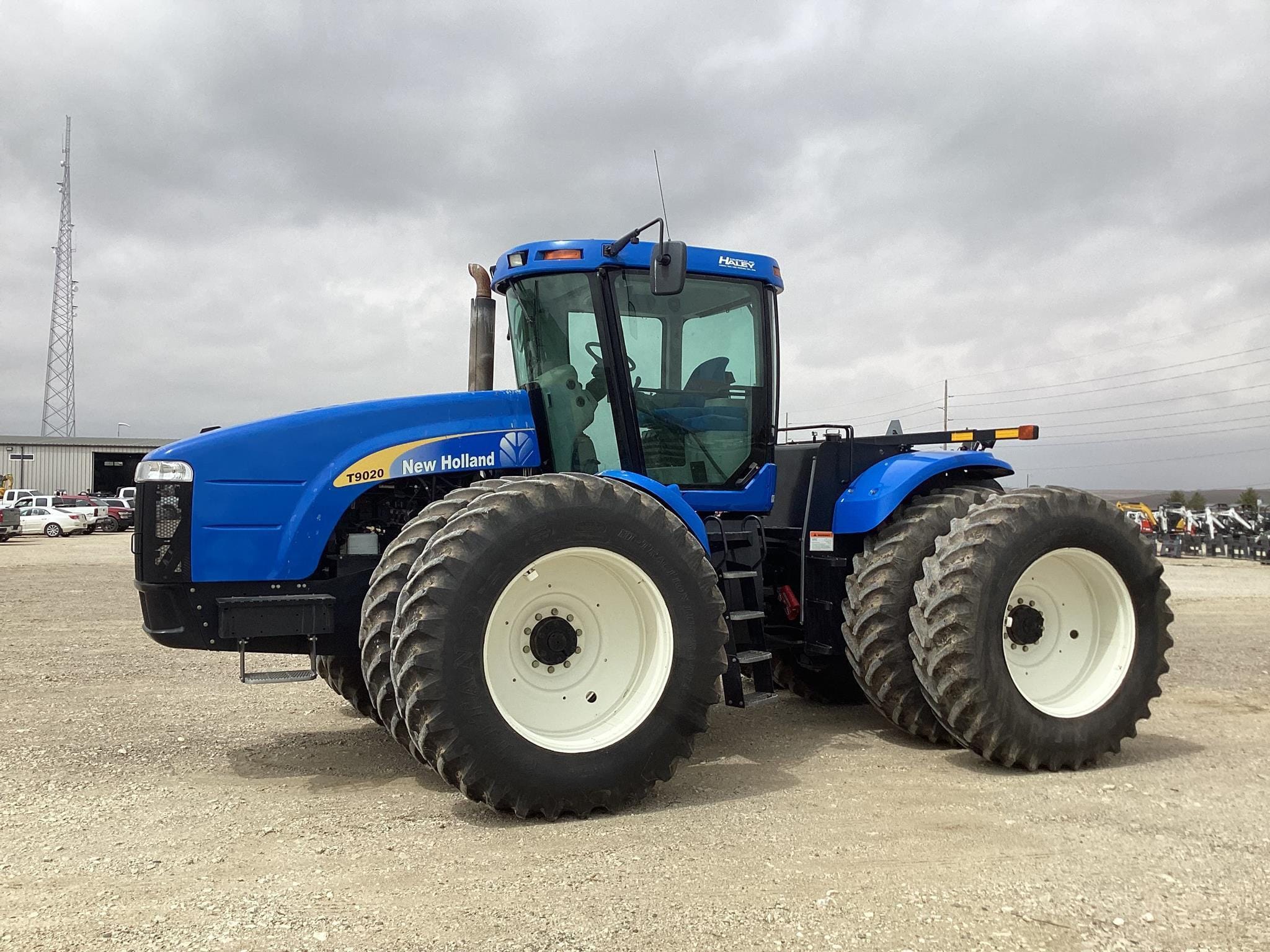 2009 New Holland T9020 Equipment Image0