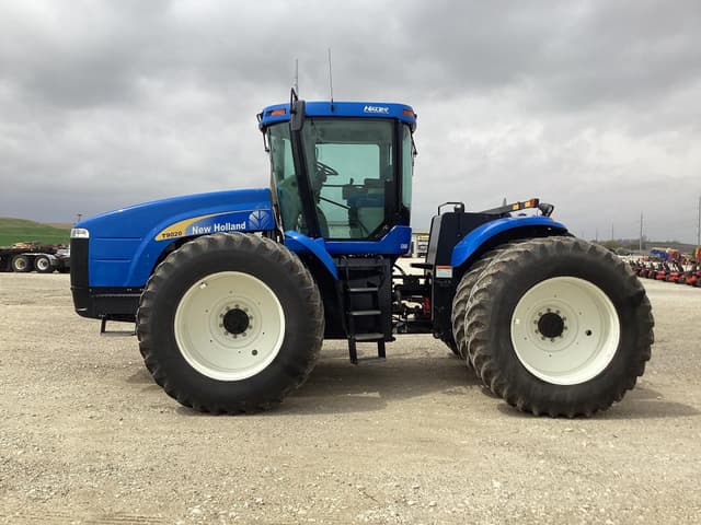 Image of New Holland T9020 equipment image 2
