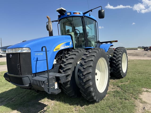 Image of New Holland T9020 equipment image 1