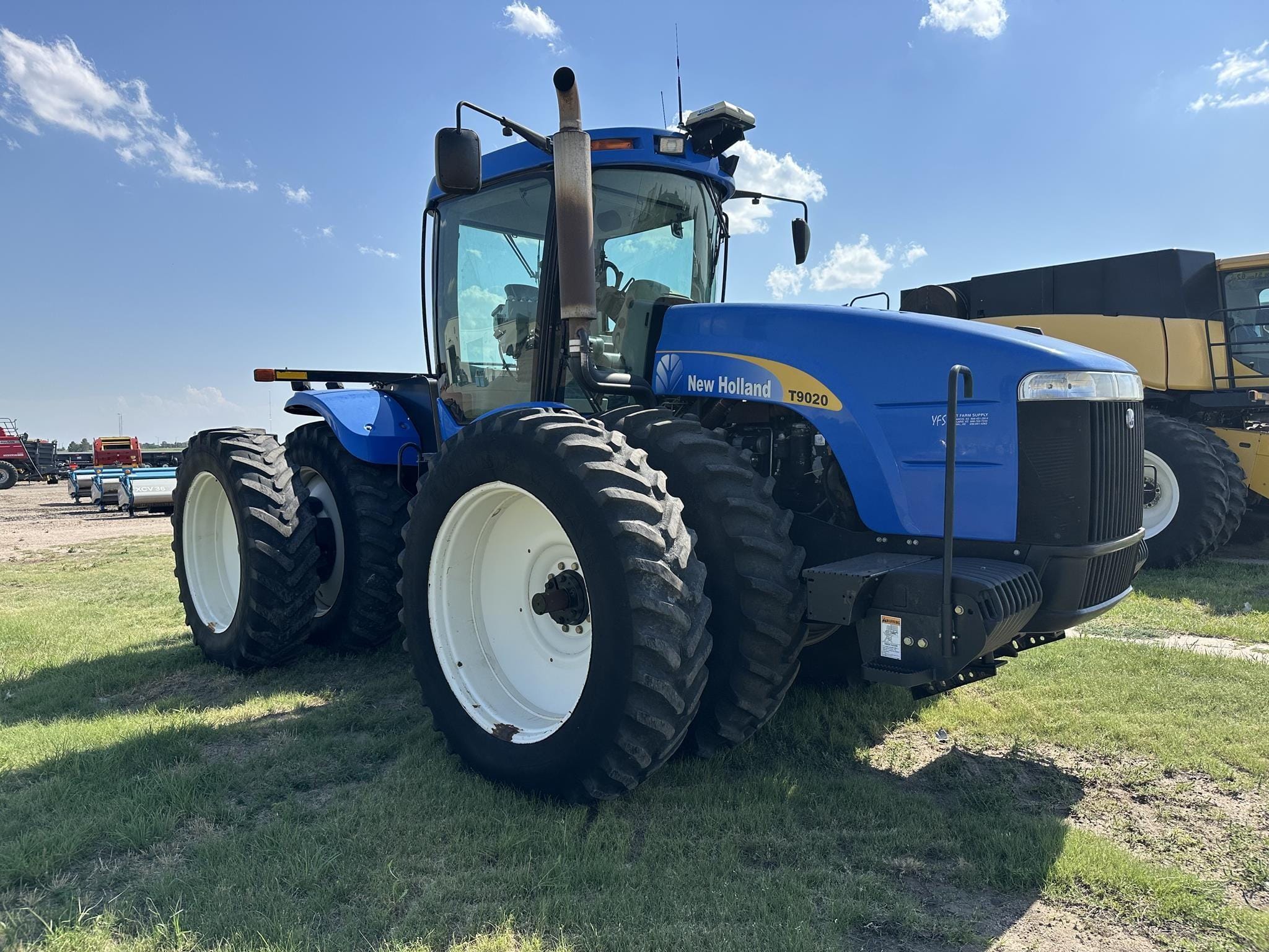 2009 New Holland T9020 Equipment Image0
