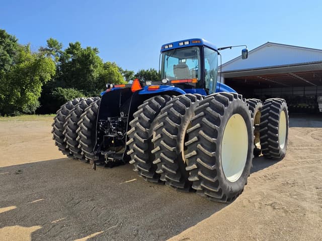 Image of New Holland T9030 equipment image 3