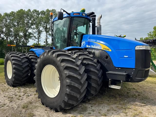 Image of New Holland T9040 equipment image 1