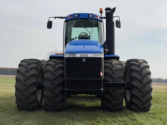 Image of New Holland T9040 equipment image 1