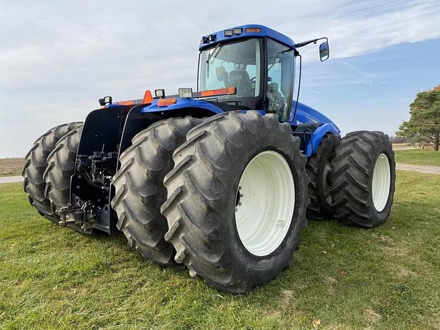 Image of New Holland T9040 equipment image 4