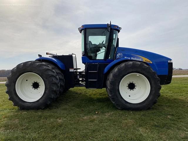 Image of New Holland T9040 equipment image 3