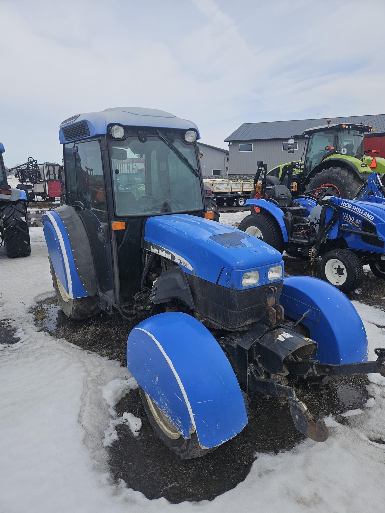 2009 New Holland TN95FA Equipment Image0