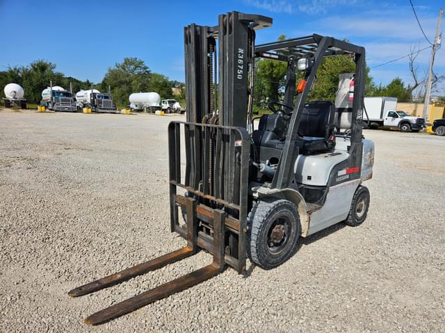 Image of Nissan 50 equipment image 1