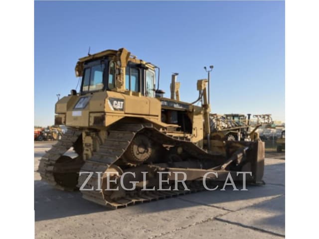 Image of Caterpillar D7R LGP equipment image 2