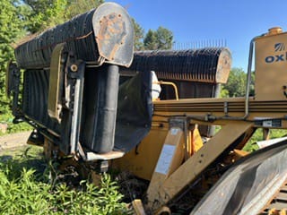 2009 Oxbo 334 Equipment Image0