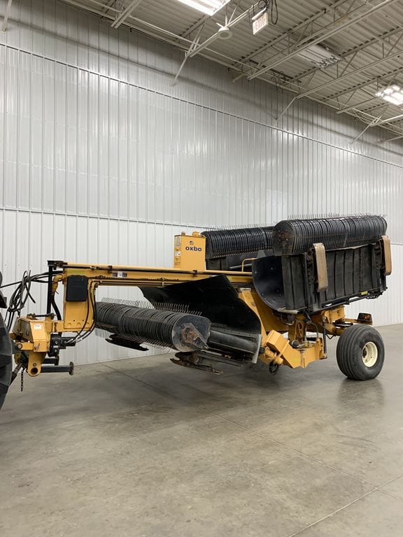 2009 Oxbo 330 Equipment Image0