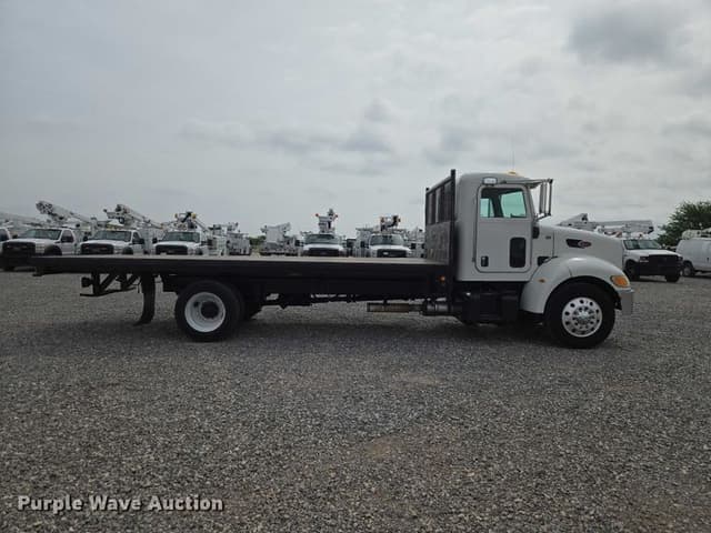 Image of Peterbilt 330 equipment image 3