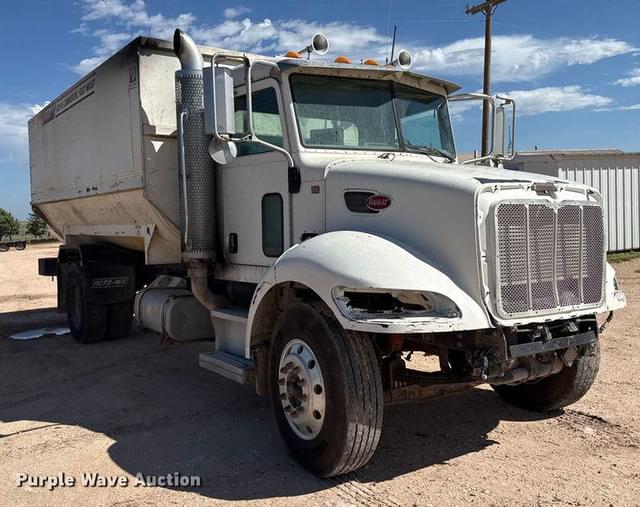 Image of Peterbilt 335 equipment image 2