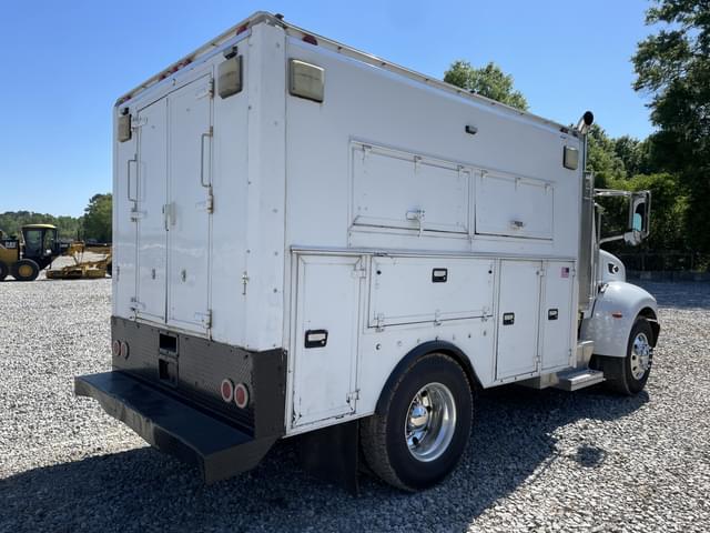Image of Peterbilt 335 equipment image 2