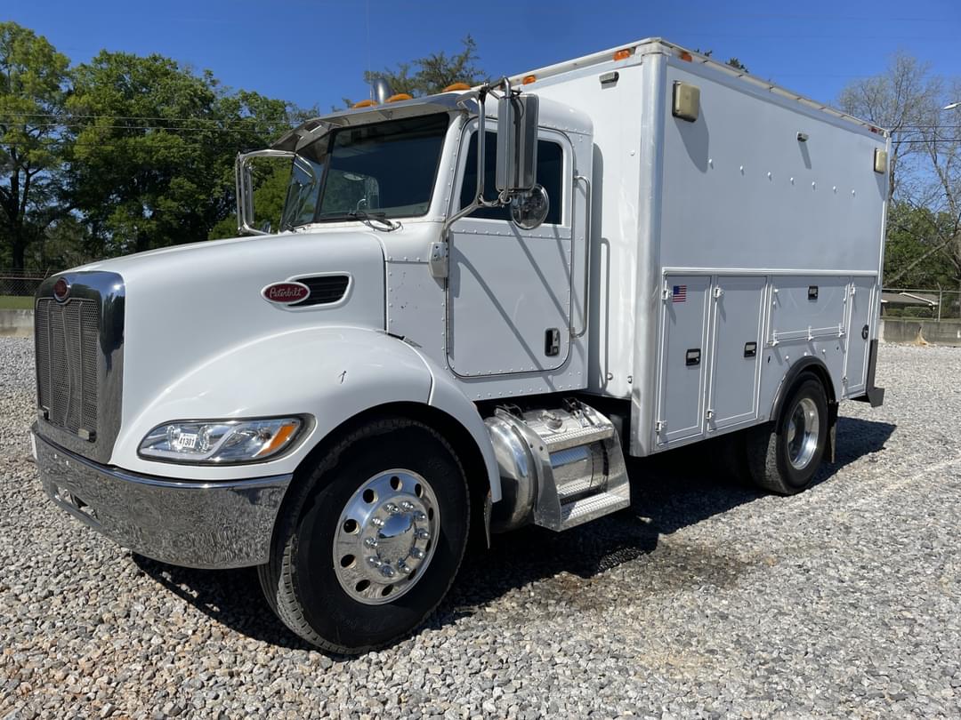 Image of Peterbilt 335 Primary image
