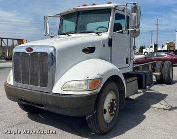 Main image Peterbilt 335