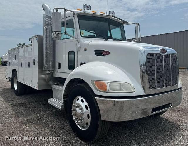 Image of Peterbilt 335 equipment image 2